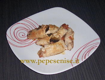 INVOLTINI DI TACCHINO CON PRUGNE E SPECK